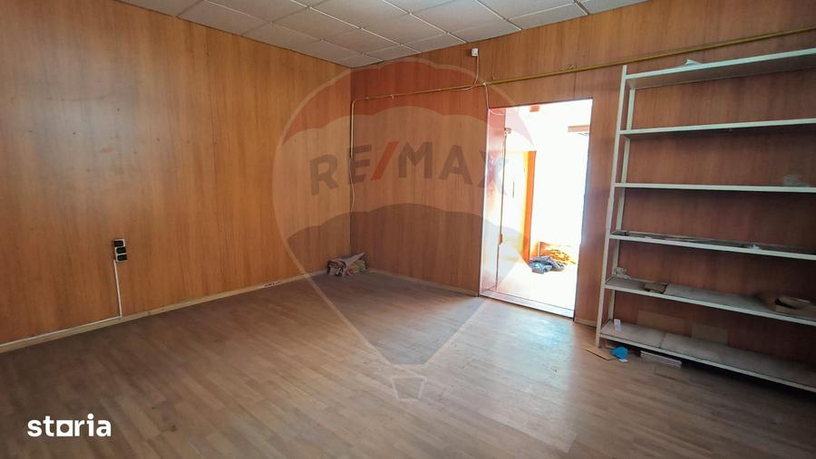 Casa cu 3 camere de vanzare in zona Pia?a Centrala - 9
