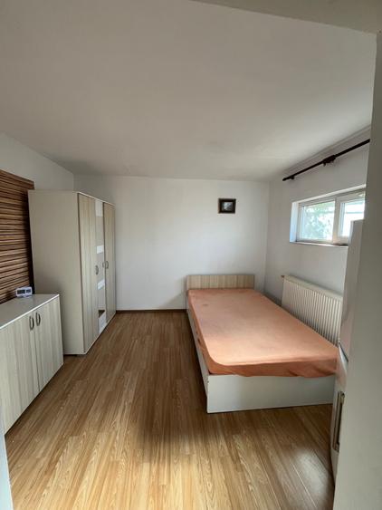 Casă cu 4 camere în Moara de Vânt