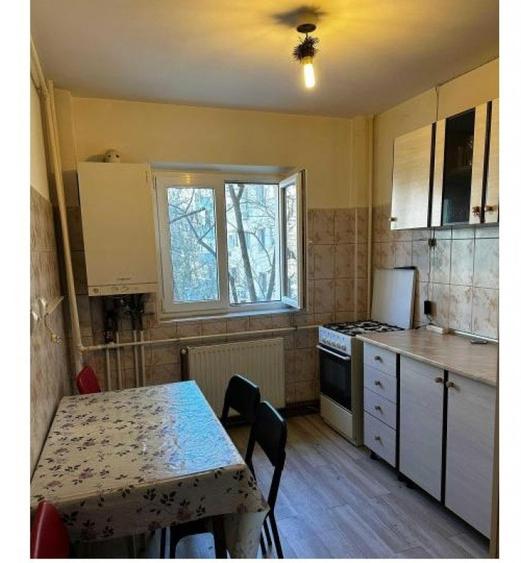 Apartament cu 3 camere decomandat în Dristor
