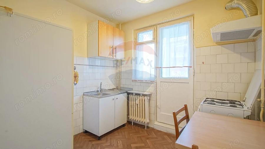 Apartament cu 2 camere semidecomandat în Florilor