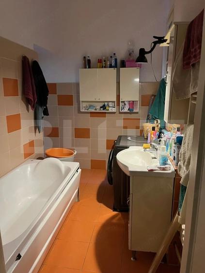 Apartament cu 3 camere semidecomandat în Est