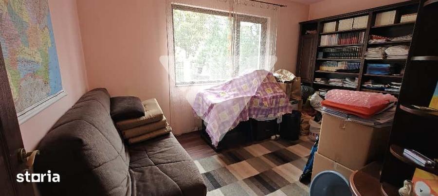 Casă cu 6 camere cu Teren 500 Mp în Central