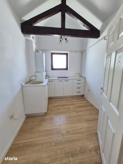 Apartament cu 5 camere decomandat în Dorobanți