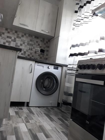 Garsonieră decomandată în 9 Mai