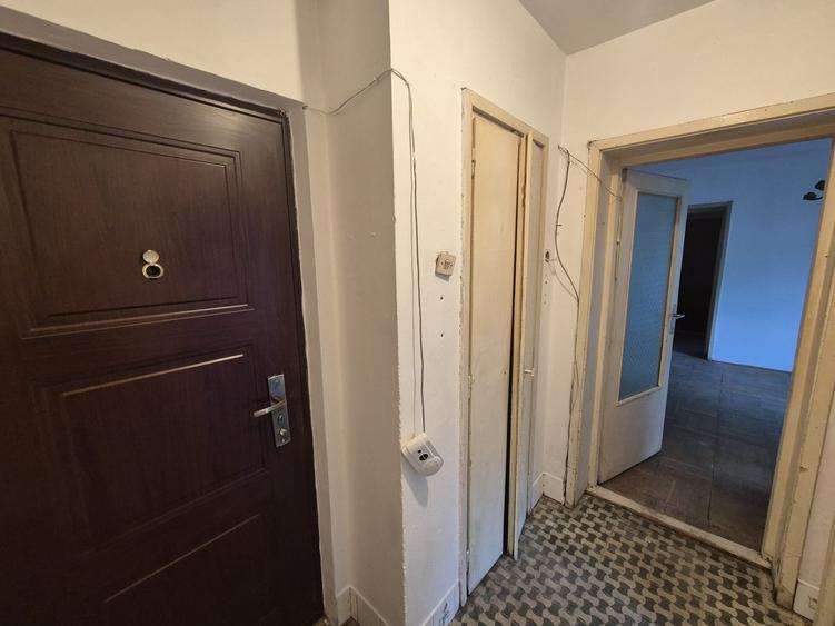 Apartament cu 2 camere semidecomandat în Podgoria