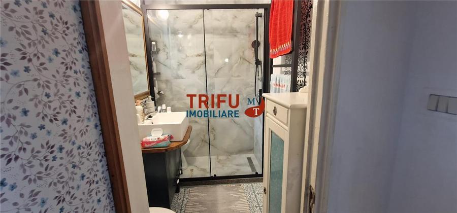 Apartament cu 3 camere decomandat, mobilat în Cetate