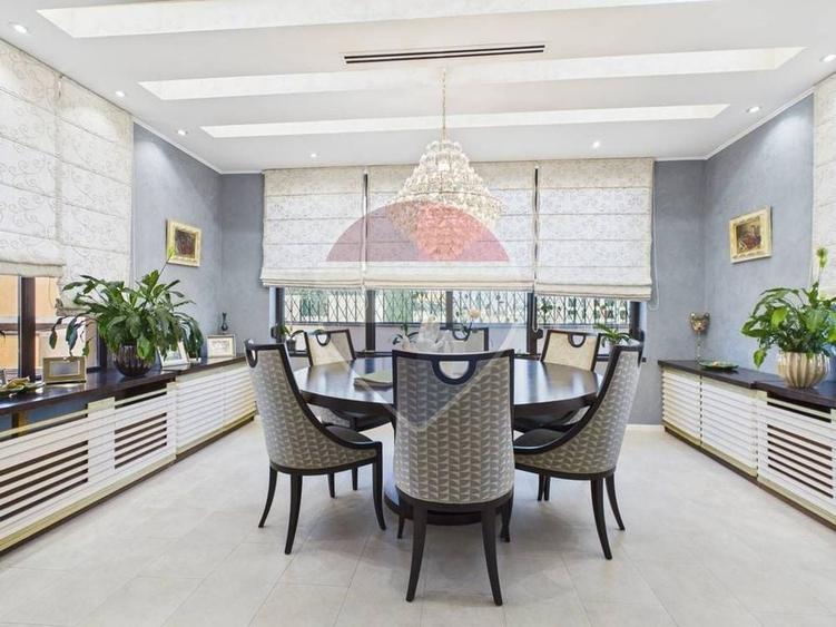 Penthouse cu 7 camere, mobilat în Periferie