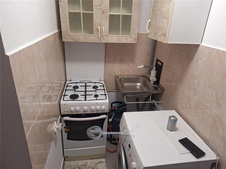 Garsonieră decomandată în Cug