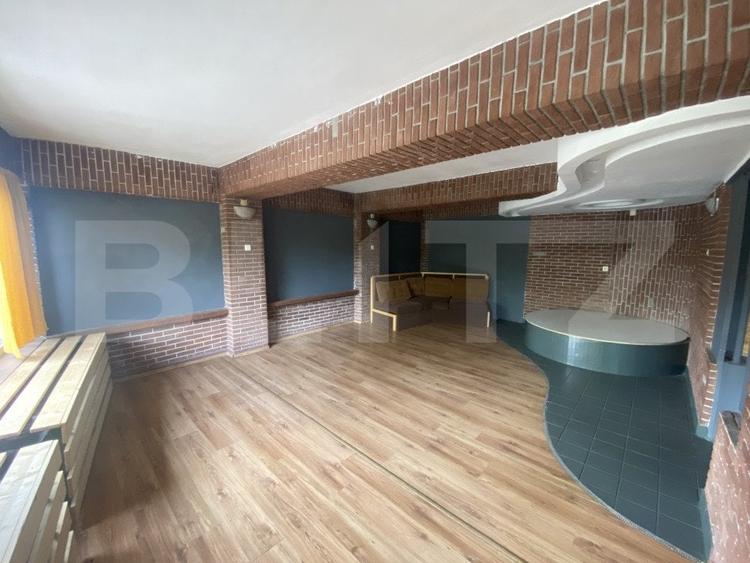 Spațiu comercial, de 377 mp, în 1 Mai