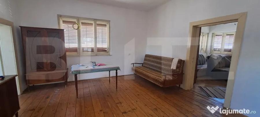 Casă cu 4 camere cu Teren 150 Mp în Central