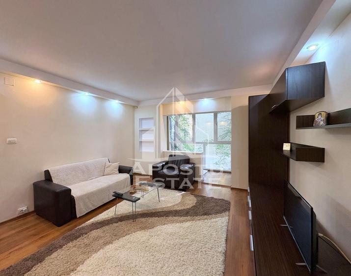 Apartament cu 4 camere decomandat, mobilat în Torontalului