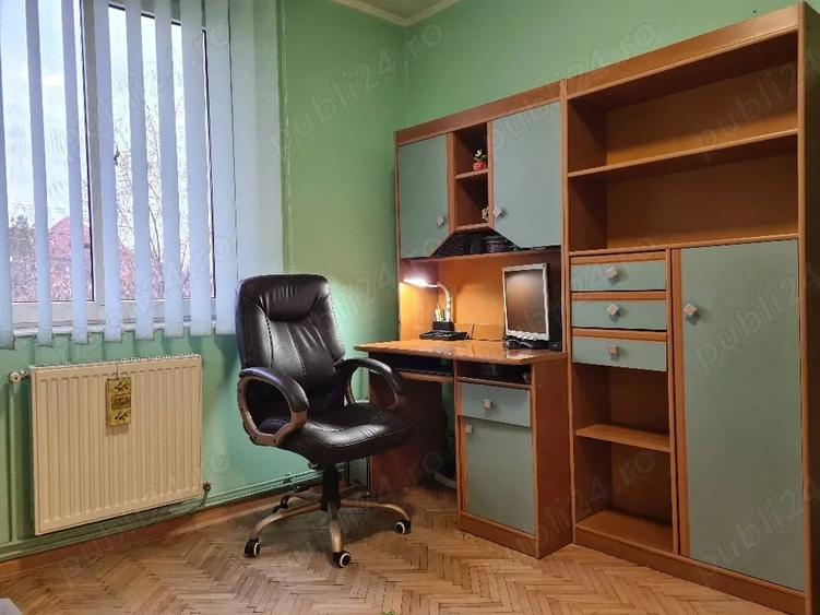 Apartament cu 3 camere decomandat, mobilat în Central