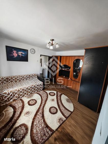 Apartament cu 3 camere semidecomandat în Central