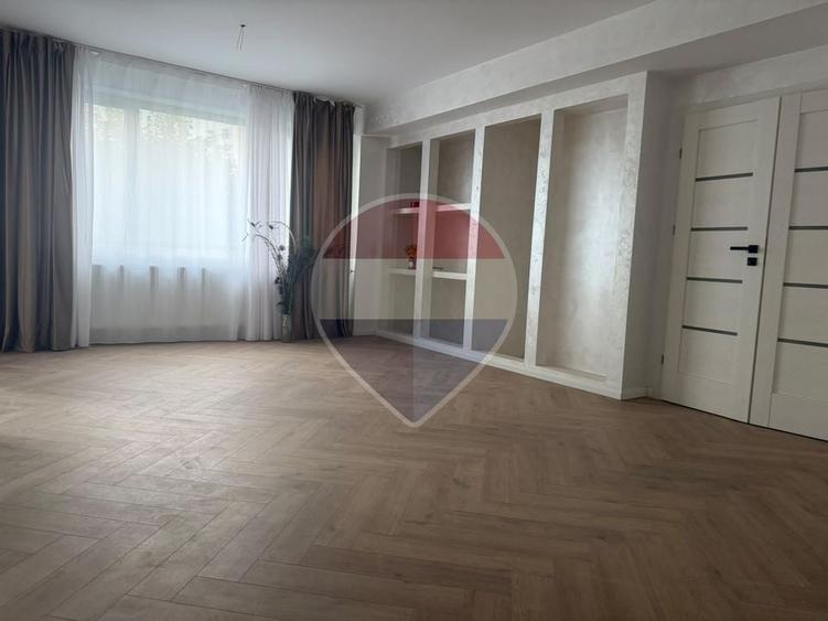 Apartament cu 3 camere decomandat, mobilat în 1 Mai