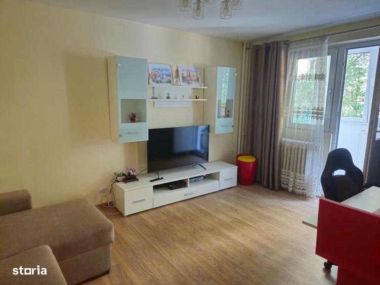 Apartament cu 2 camere în Tei
