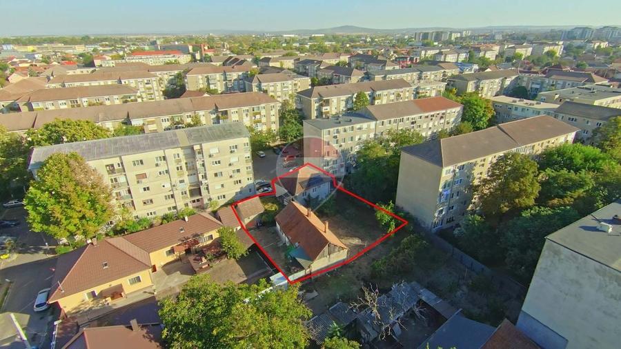 Casă individuală cu 5 camere cu Teren 676 Mp în Valenta