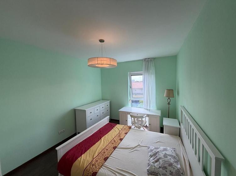 Apartament cu 3 camere decomandat, mobilat în Dumbrăvița
