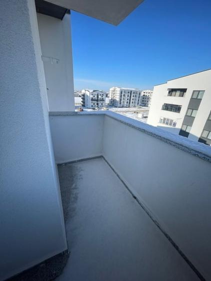 Apartament cu 3 camere decomandat în Pielești
