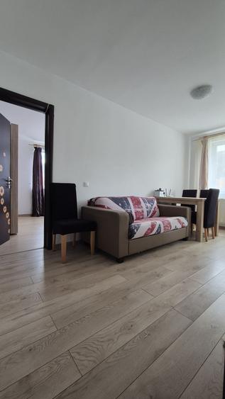Apartament semidecomandat în Florești