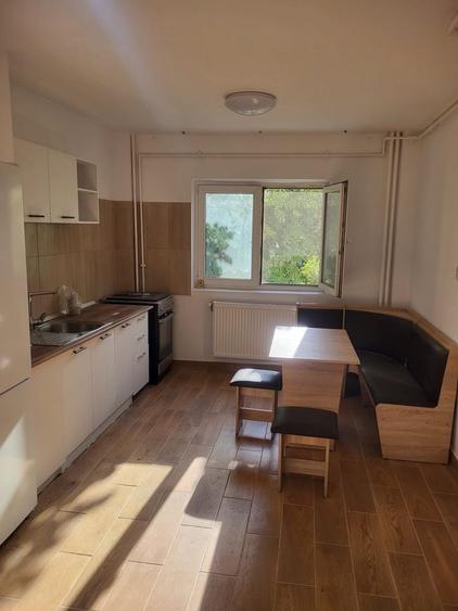 Apartament cu 2 camere decomandat în Dobroești