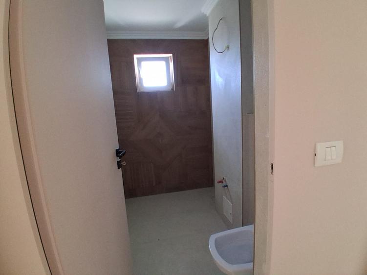 Apartament cu 2 camere decomandat în Podu Roș