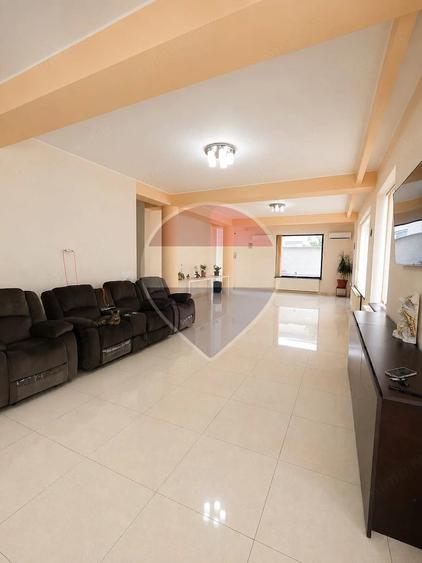 Casa / Vila cu 12 camere de vanzare | Fundeni, Sector 2 - 9