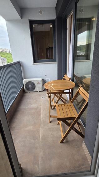 Apartament cu 2 camere semidecomandat, mobilat în Florești