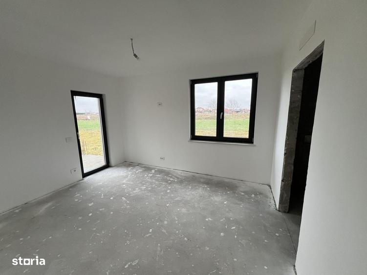 Casă cu 4 camere cu Teren 485 Mp în Vetiș