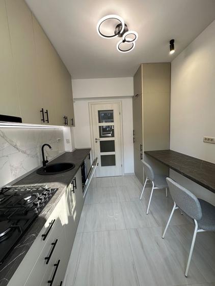 Apartament cu 3 camere decomandat în Fundeni
