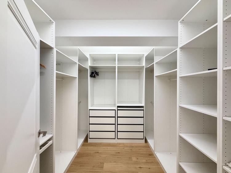 Apartament cu 3 camere decomandat în Albert