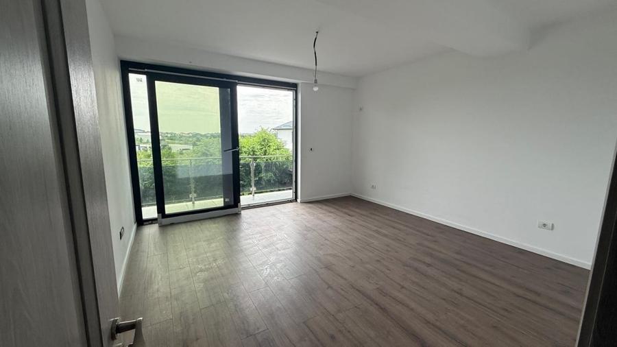 Duplex cu 5 camere cu Teren 256 Mp în Corbeanca
