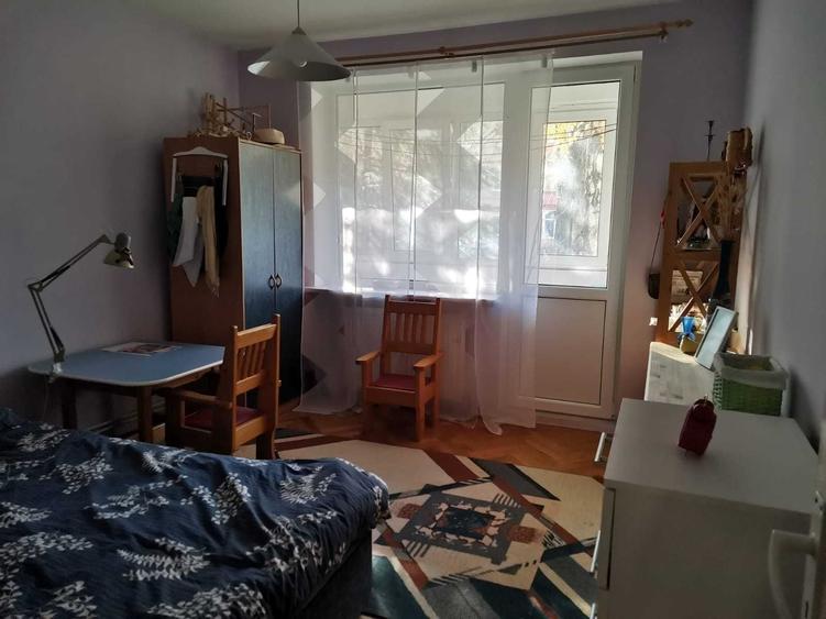 Apartament cu 4 camere decomandat în Săsar