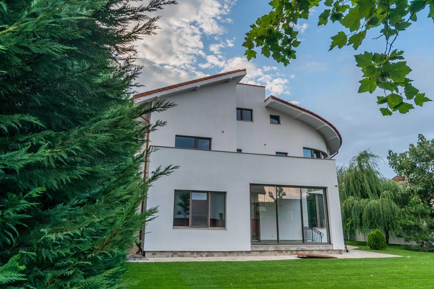 Casă cu 4 camere în Preajba
