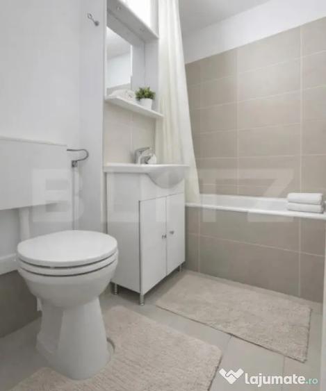 Apartament cu 4 camere decomandat în Lipovei