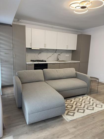 Apartament cu 2 camere semidecomandat în Florești