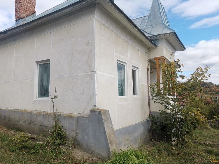 Casă individuală cu 3 camere cu Teren 1200 Mp în Aninoasa