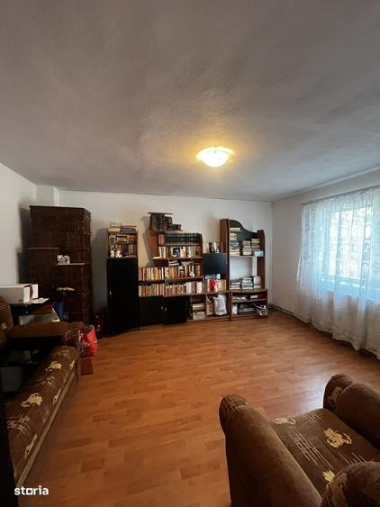 Casă cu 4 camere în Priseaca