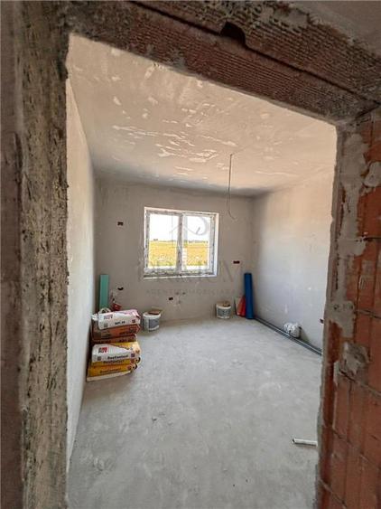 Duplex cu 4 camere cu Canalizare în Moșnița Nouă