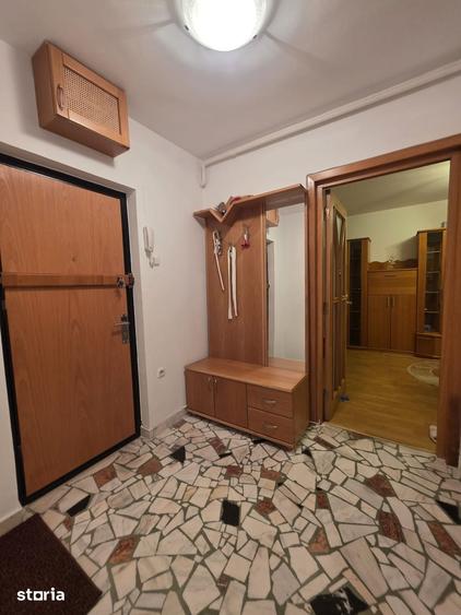Apartament cu 3 camere decomandat în Drumul Taberei