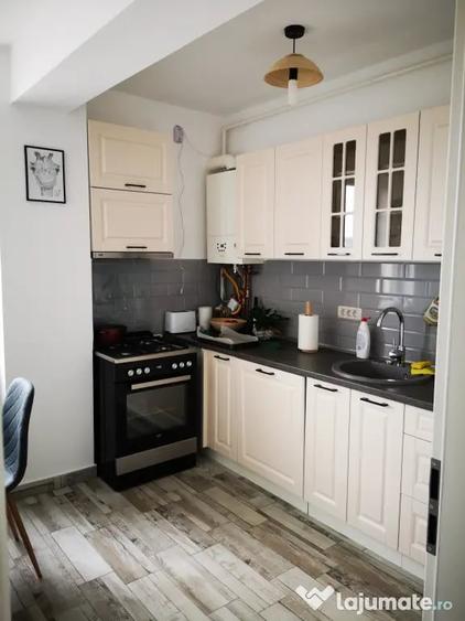 Apartament cu 2 camere decomandat în Sud