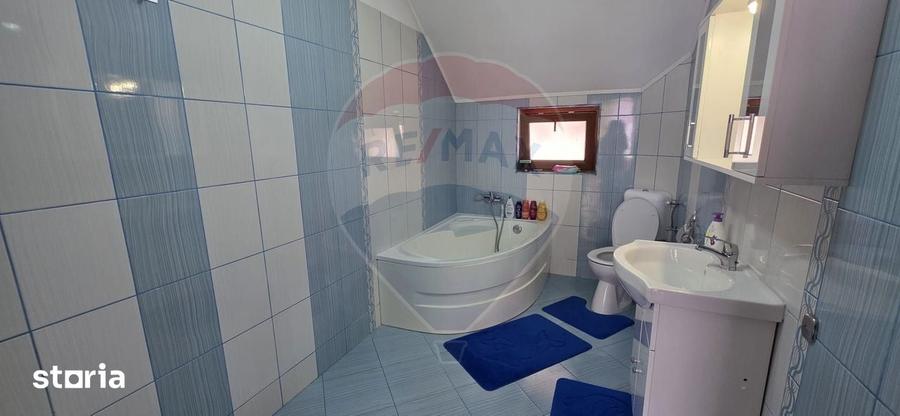 Casă cu 6 camere cu Teren 721 Mp în Crevedia