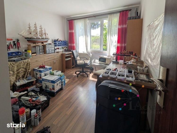 Apartament cu 3 camere decomandat în Florilor