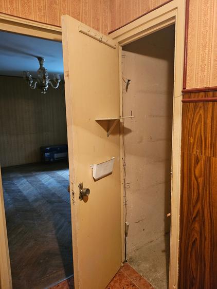 Apartament cu 3 camere semidecomandat în Titan