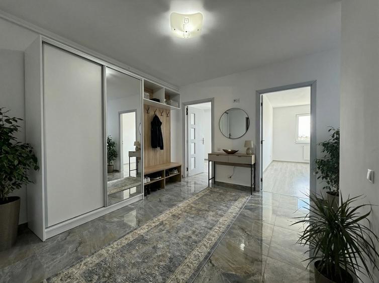Apartament cu 2 camere decomandat în Florești