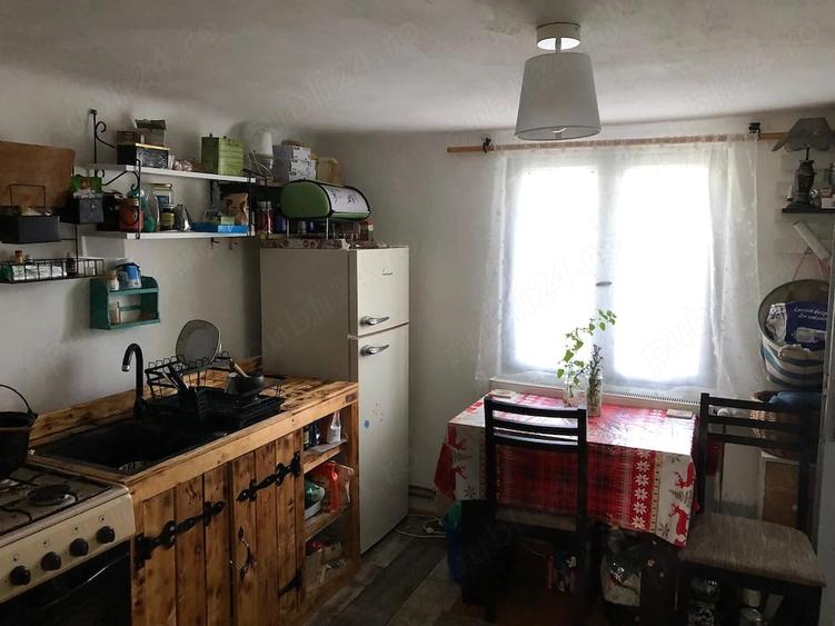 Casă cu 2 camere cu Teren 1000 Mp în Crevedia