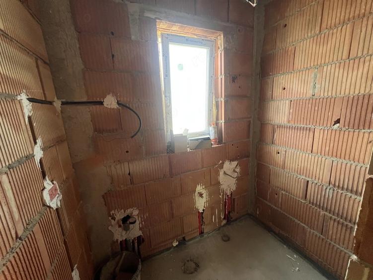 Casă cu 3 camere cu Teren 150 Mp în Remetea Mare