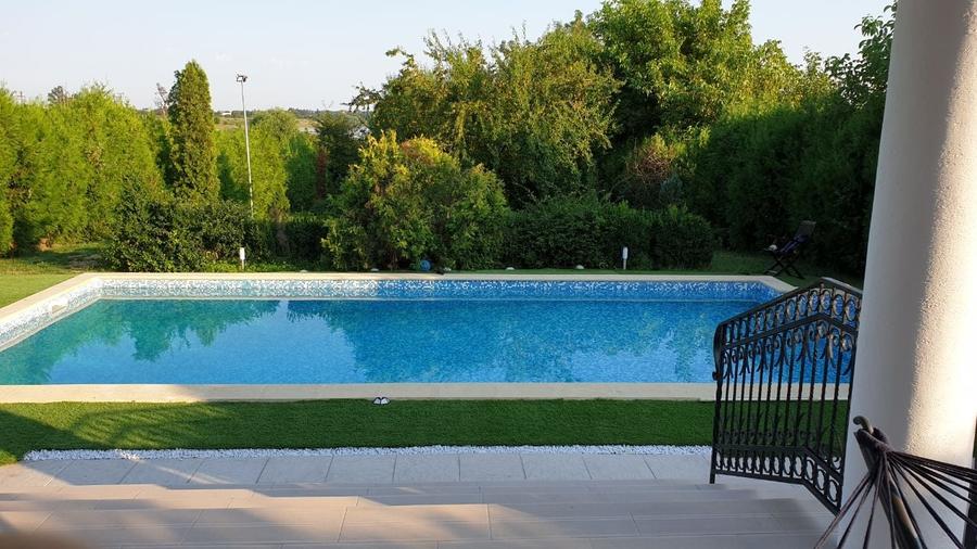 Casă individuală cu 6 camere cu Canalizare în Crevedia