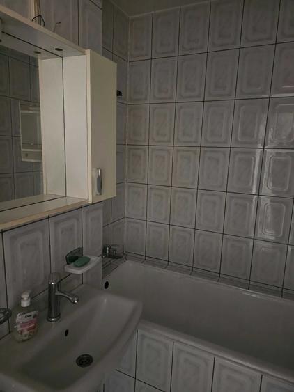 Apartament cu 3 camere semidecomandat în Nord