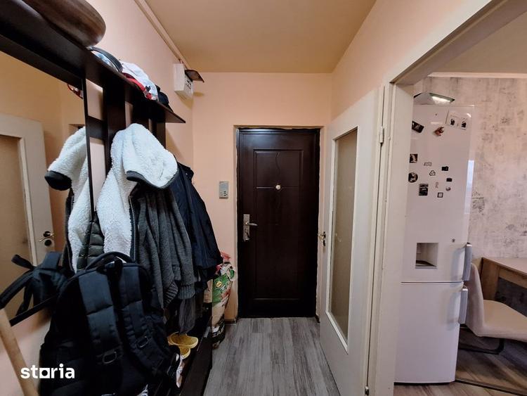 Apartament cu 3 camere decomandat, mobilat în Aradului