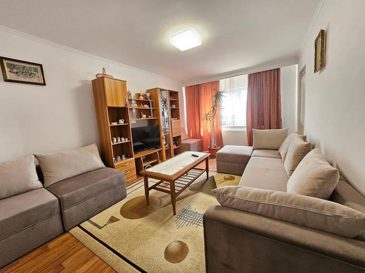 Apartament cu 3 camere decomandat în Găvana 3